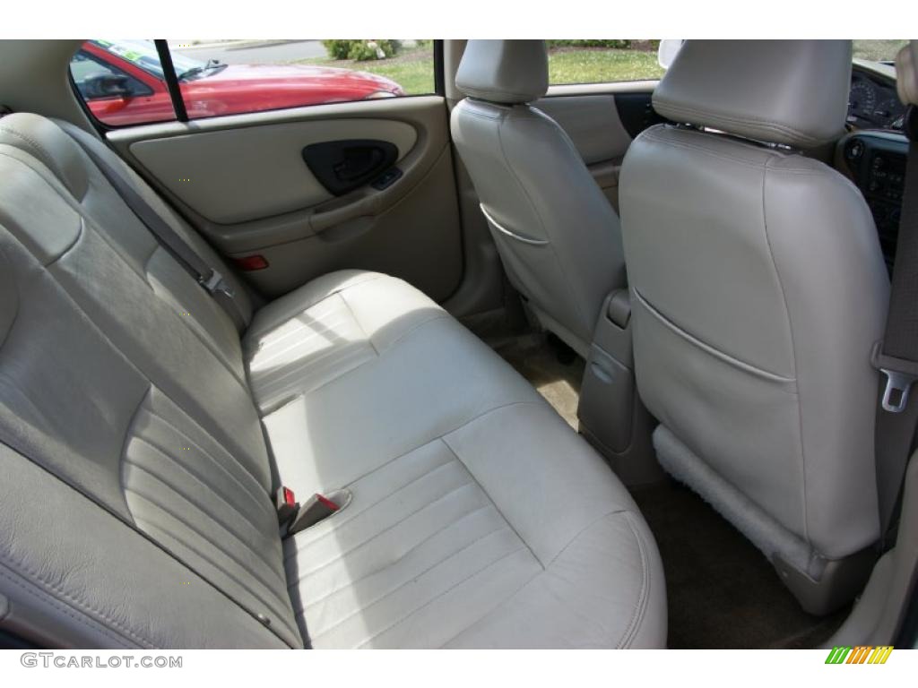 2001 Malibu LS Sedan - Bright White / Neutral photo #14