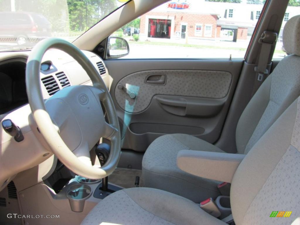 2004 Rio Sedan - Cinnamon / Beige photo #19