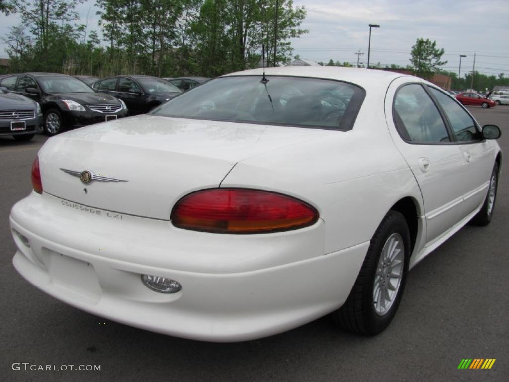 2004 Concorde LXi - Stone White / Taupe photo #2