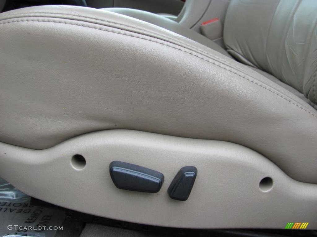 2004 Concorde LXi - Stone White / Taupe photo #9
