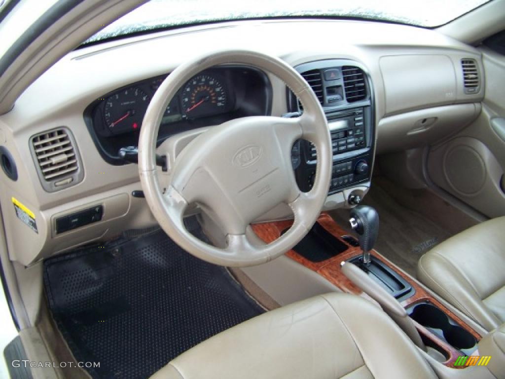 2002 Optima SE - White Pearl / Beige photo #10