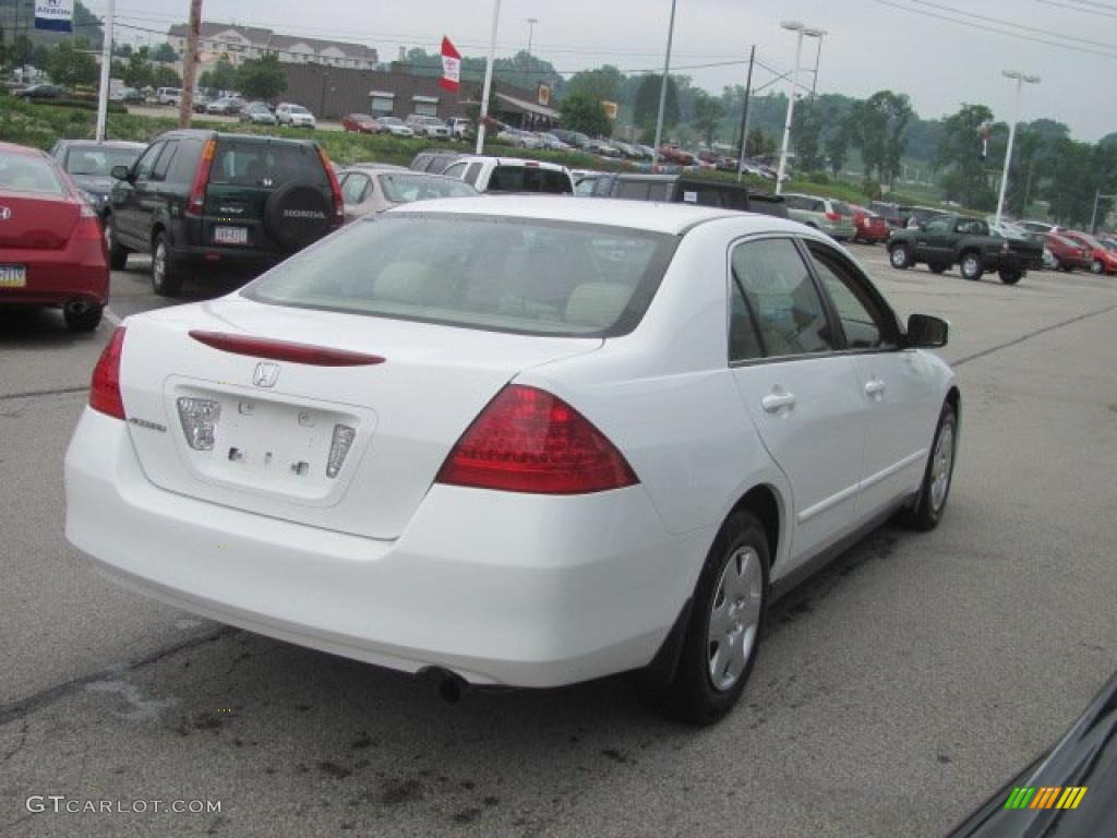 2007 Accord LX Sedan - Taffeta White / Ivory photo #6
