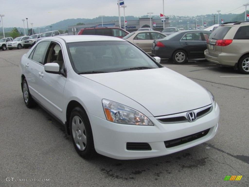 2007 Accord LX Sedan - Taffeta White / Ivory photo #8