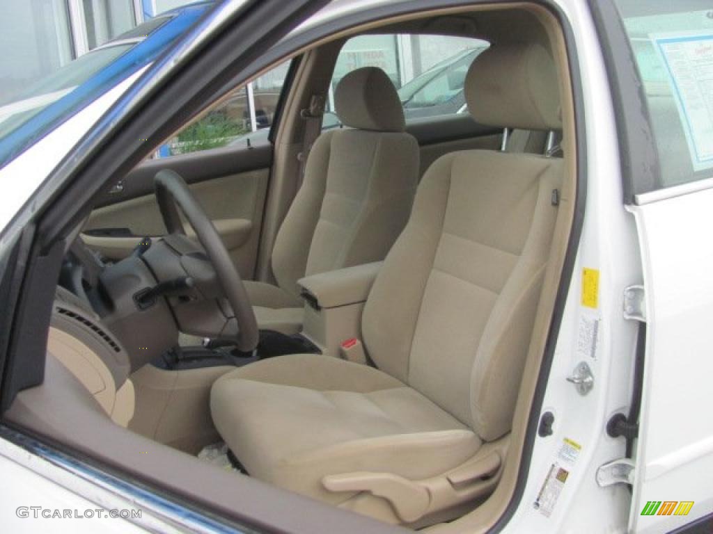 2007 Accord LX Sedan - Taffeta White / Ivory photo #13