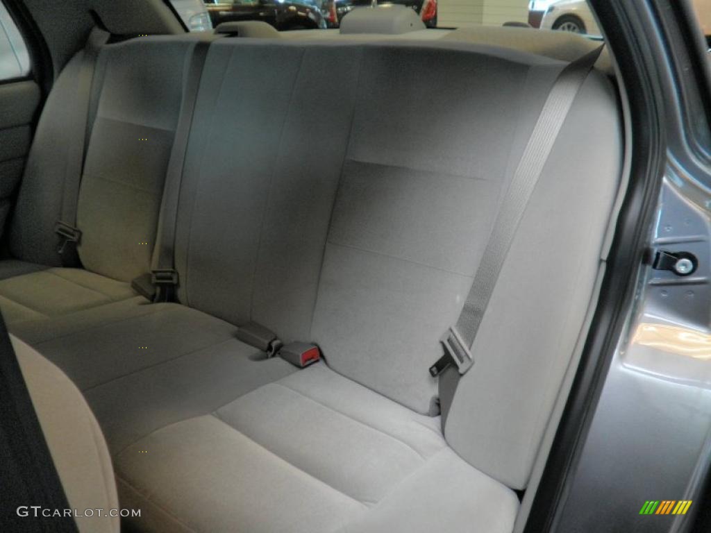 2006 Crown Victoria LX - Tungsten Metallic / Charcoal Black photo #9