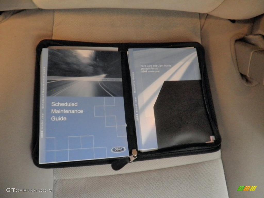 2006 Crown Victoria LX - Tungsten Metallic / Charcoal Black photo #14