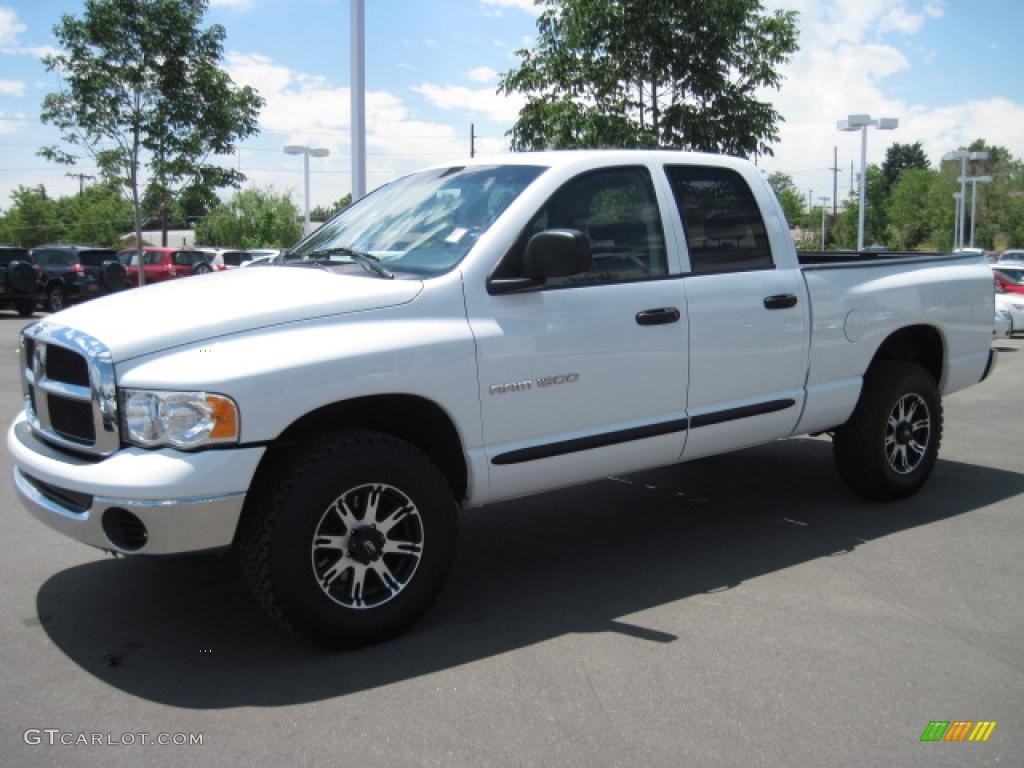 2005 Ram 1500 SLT Quad Cab 4x4 - Bright White / Dark Slate Gray photo #5