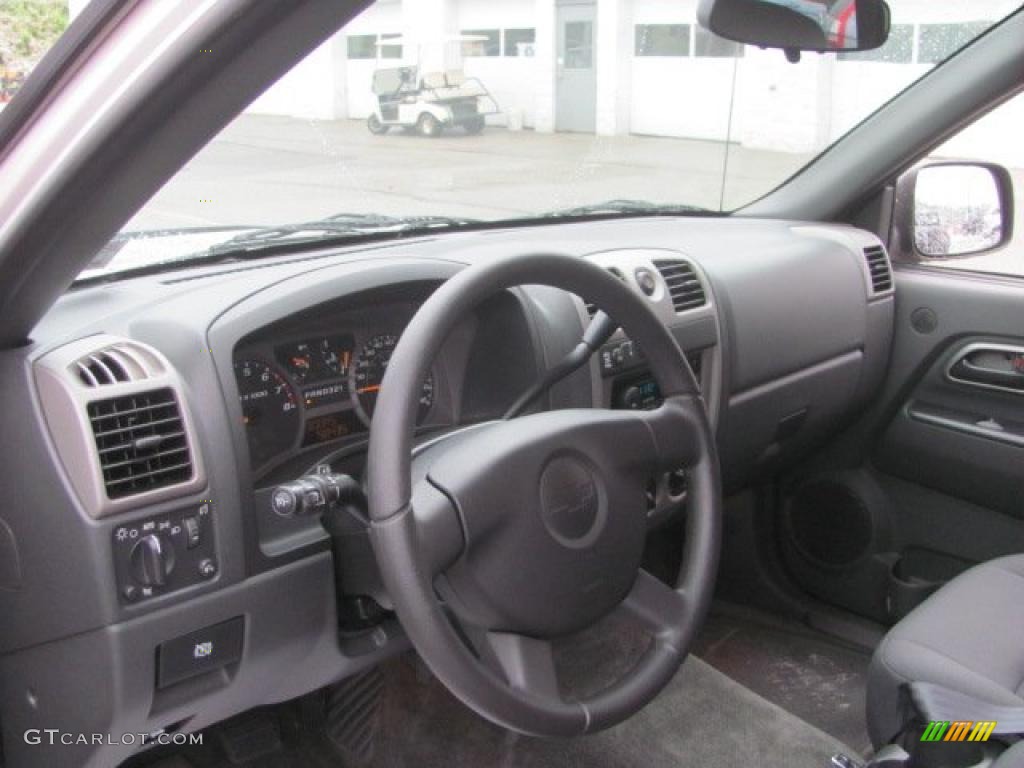 2005 Colorado LS Crew Cab 4x4 - Doeskin Tan / Sport Pewter photo #12