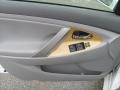 Super White - Camry XLE Photo No. 11