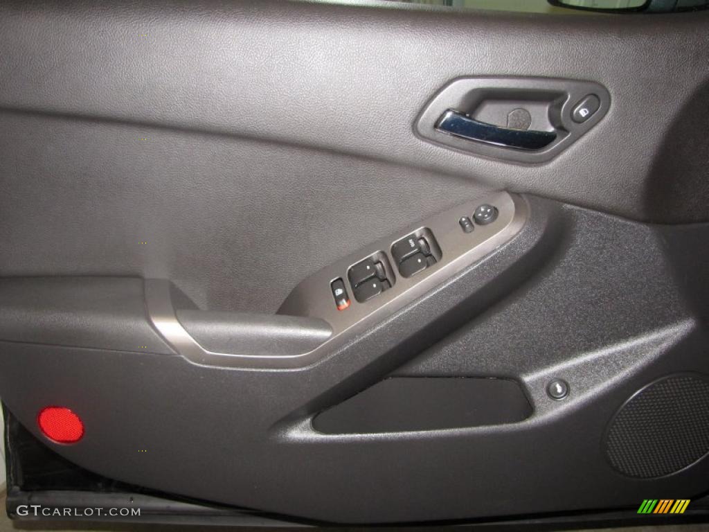 2005 G6 GT Sedan - Black / Ebony photo #23