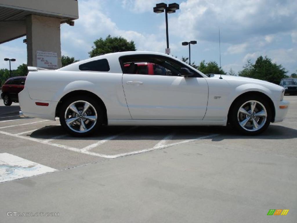 2006 Mustang GT Premium Coupe - Performance White / Light Graphite photo #2