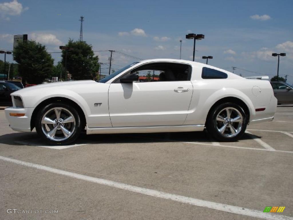 2006 Mustang GT Premium Coupe - Performance White / Light Graphite photo #4