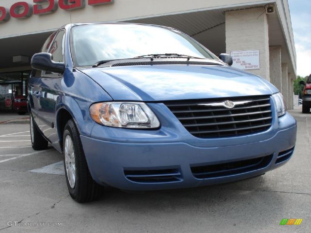 2007 Town & Country  - Marine Blue Pearl / Medium Slate Gray photo #1