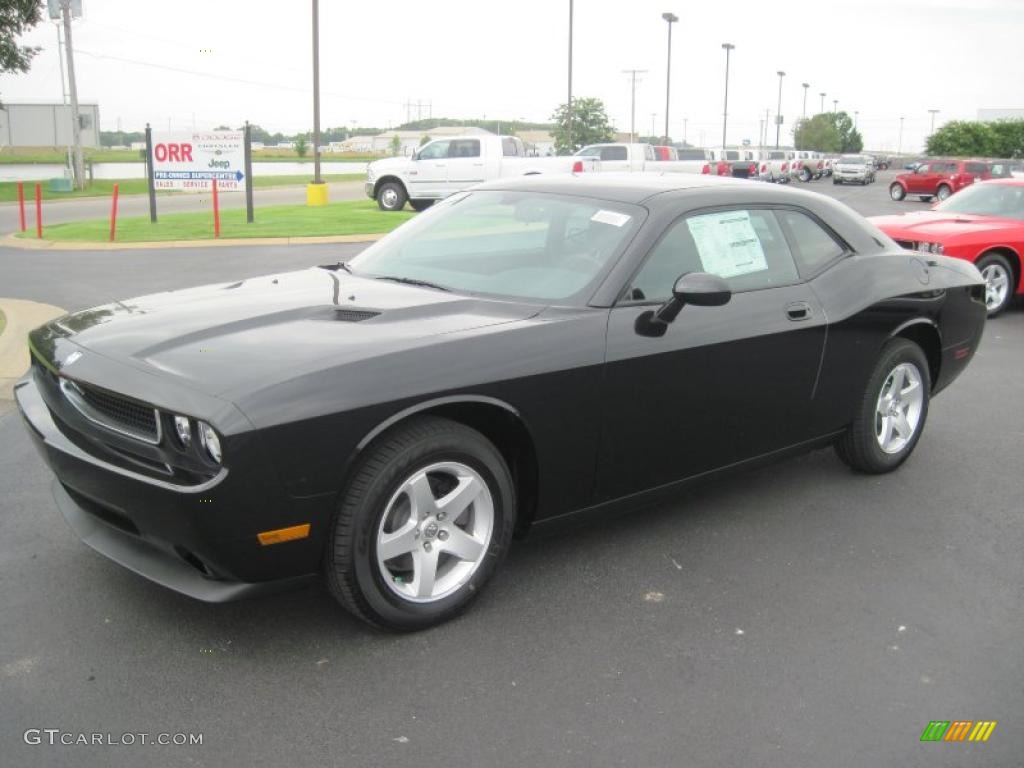 2010 Challenger SE - Brilliant Black Crystal Pearl / Dark Slate Gray photo #1