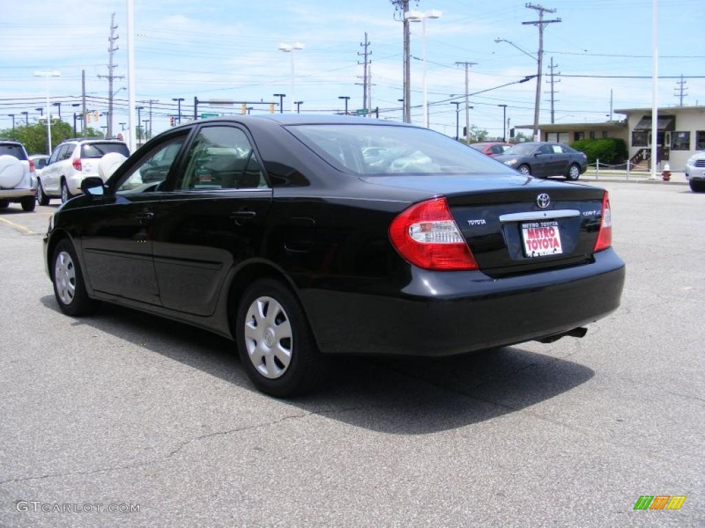 2004 Camry LE - Black / Stone photo #5