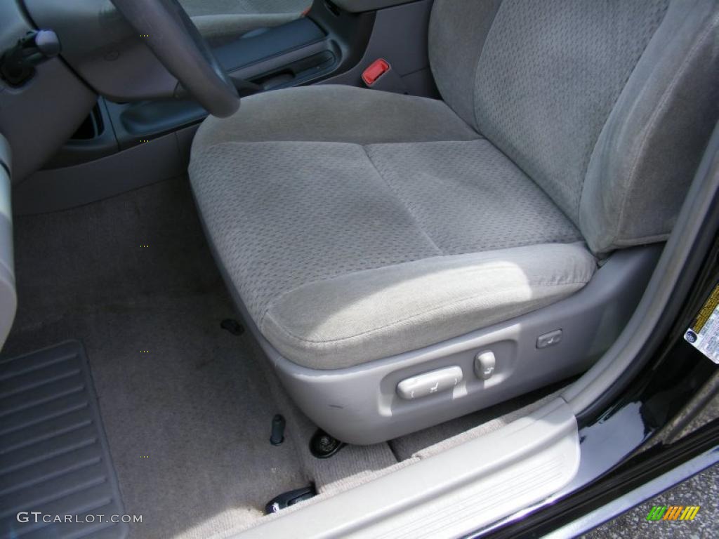 2004 Camry LE - Black / Stone photo #10