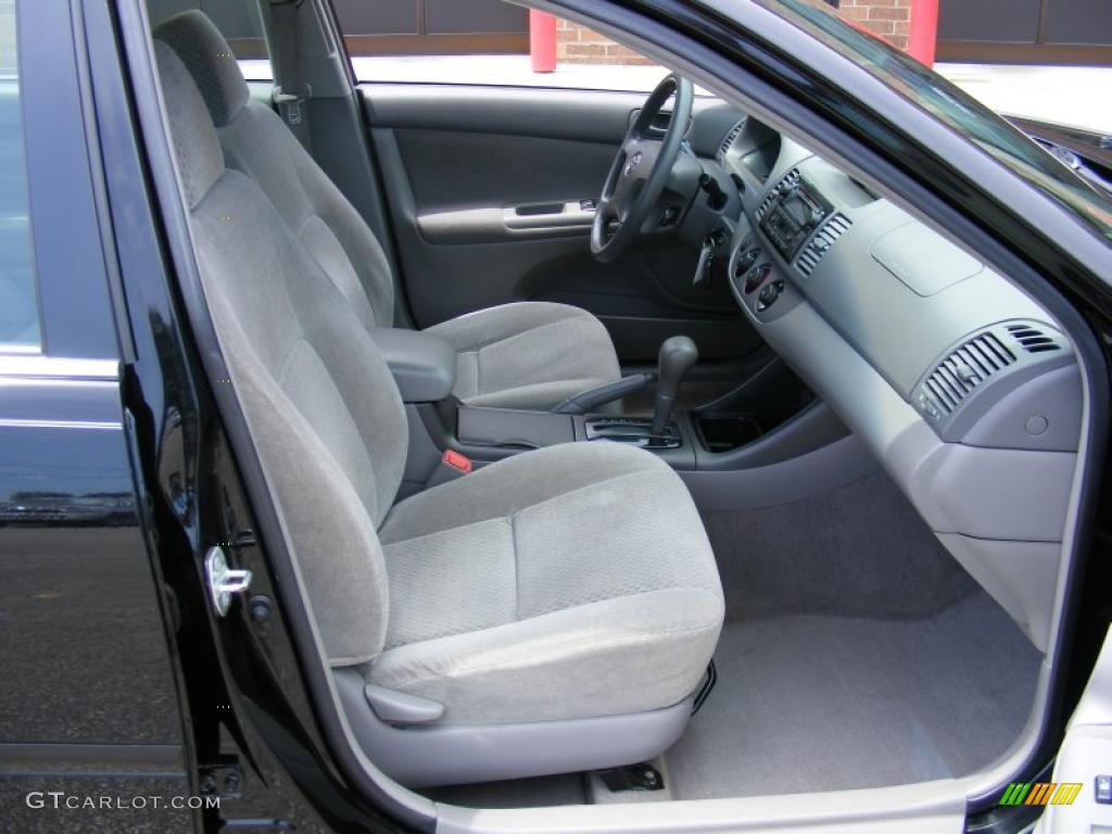 2004 Camry LE - Black / Stone photo #13