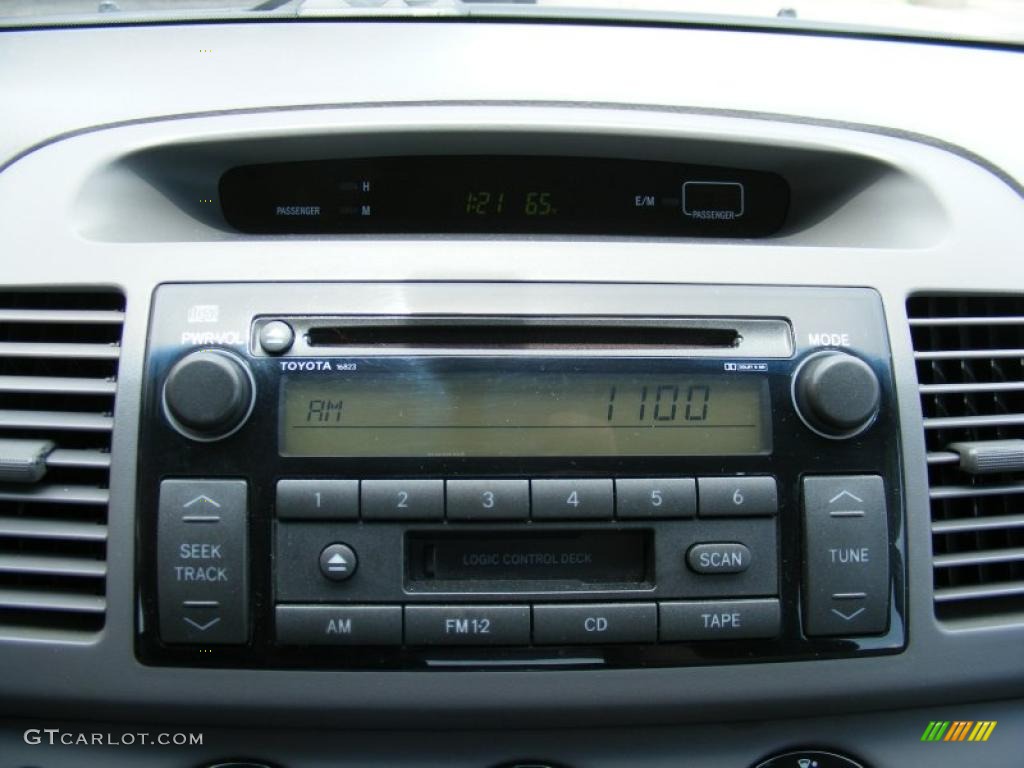 2004 Camry LE - Black / Stone photo #19