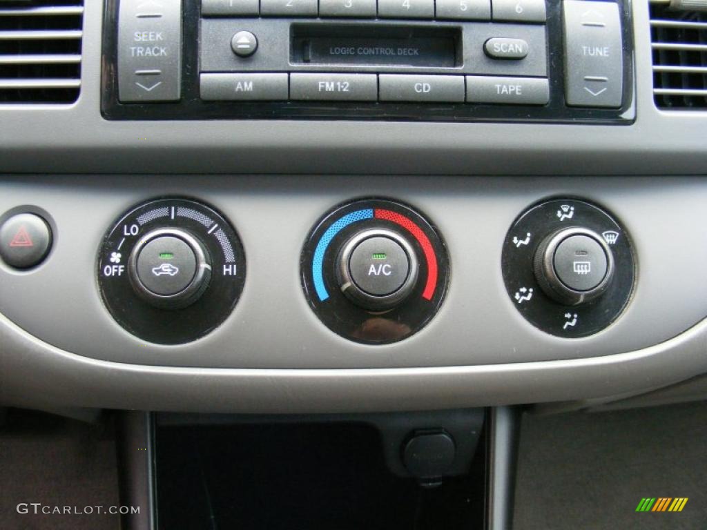 2004 Camry LE - Black / Stone photo #20