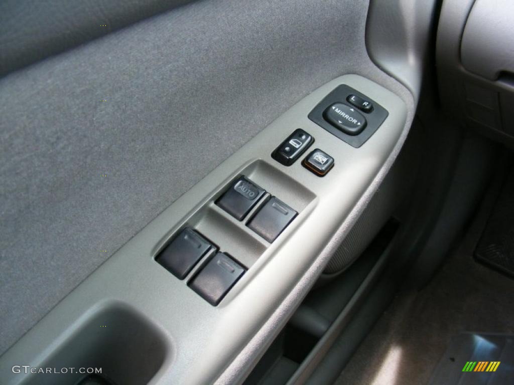 2004 Camry LE - Black / Stone photo #21