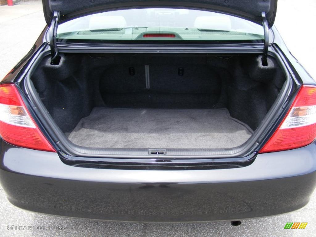 2004 Camry LE - Black / Stone photo #23