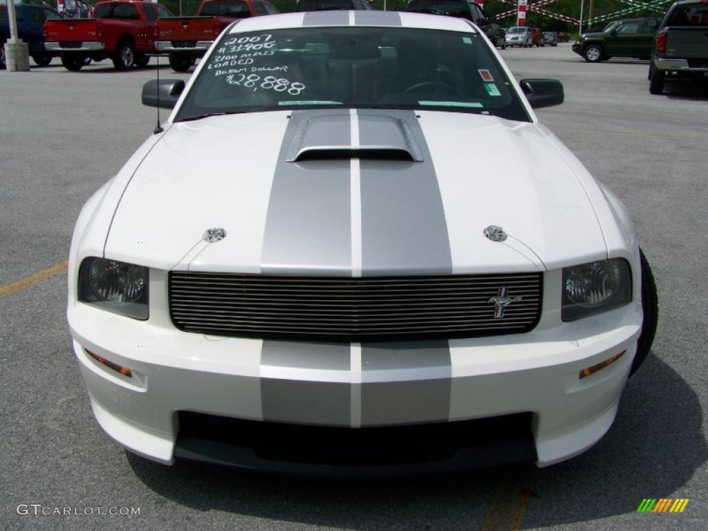 2007 Mustang Shelby GT Coupe - Performance White / Dark Charcoal photo #6