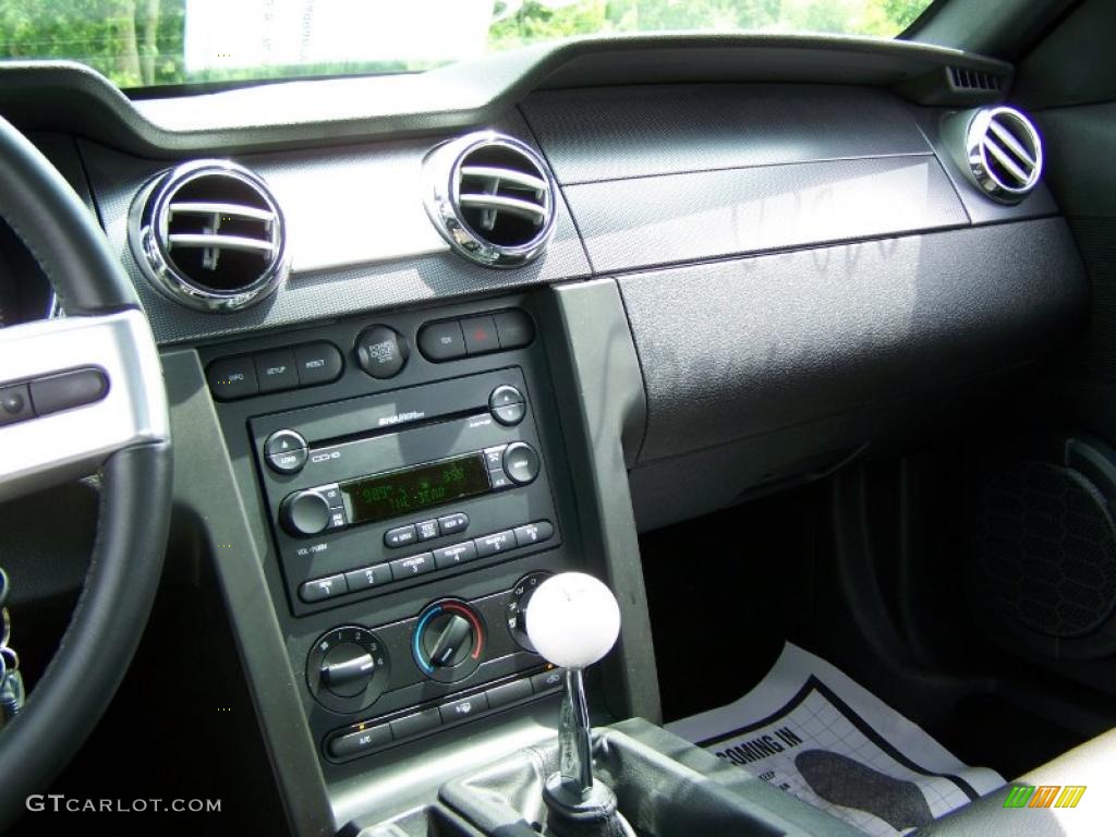 2007 Mustang Shelby GT Coupe - Performance White / Dark Charcoal photo #29