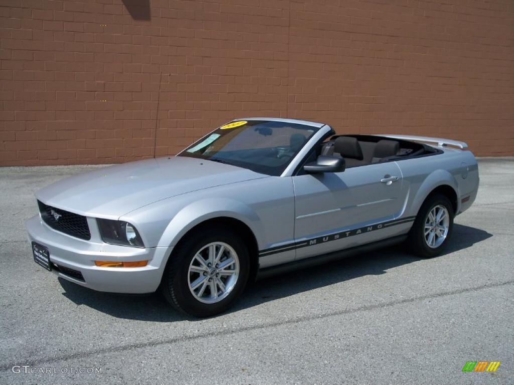 2007 Mustang V6 Deluxe Convertible - Satin Silver Metallic / Dark Charcoal photo #20