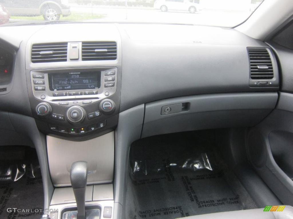 2006 Accord EX-L Coupe - Alabaster Silver Metallic / Gray photo #17