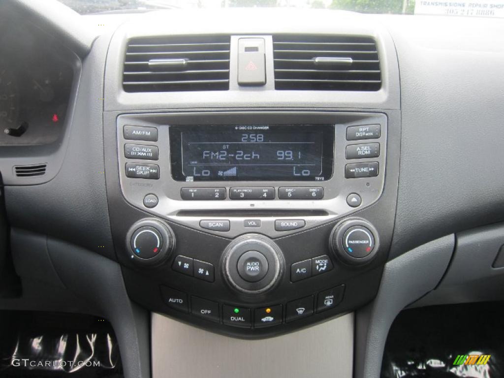 2006 Accord EX-L Coupe - Alabaster Silver Metallic / Gray photo #18