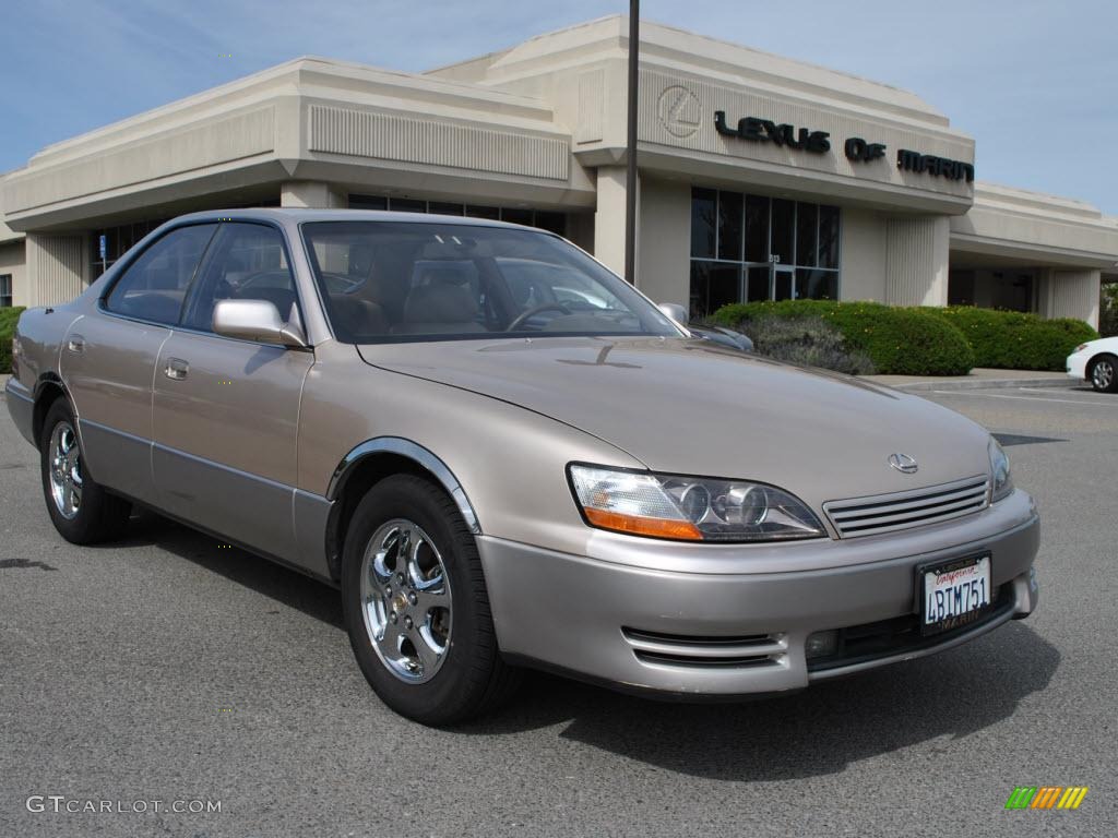 1995 ES 300 - Sandstone Beige Metallic / Beige photo #1