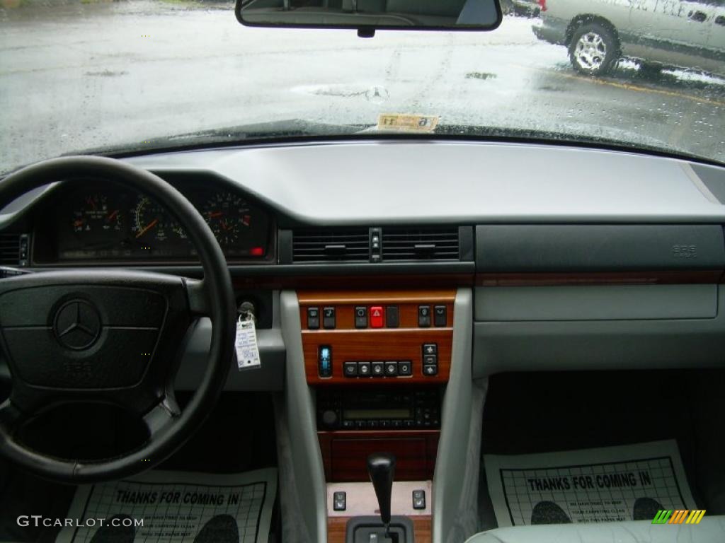 1994 E 320 Sedan - Anthracite Grey Metallic / Grey photo #12
