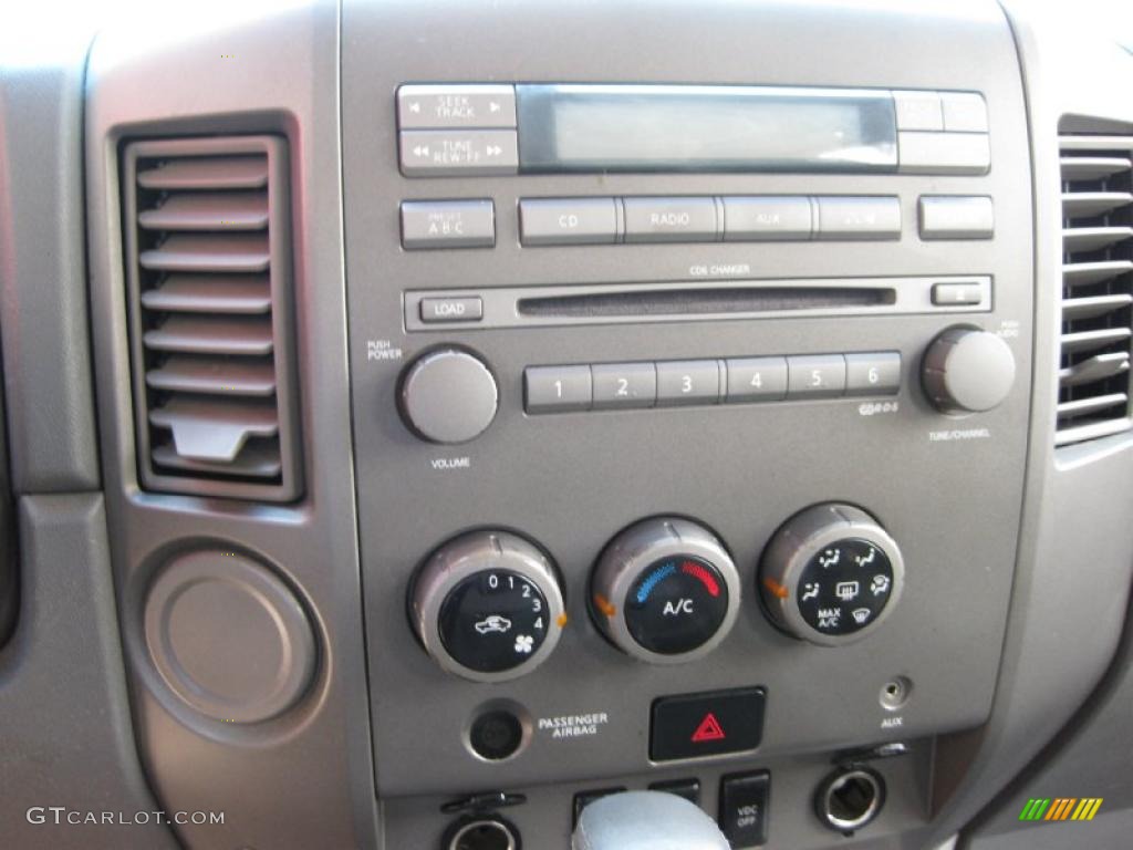 2004 Titan SE Crew Cab - Copper / Sand/Steel photo #16
