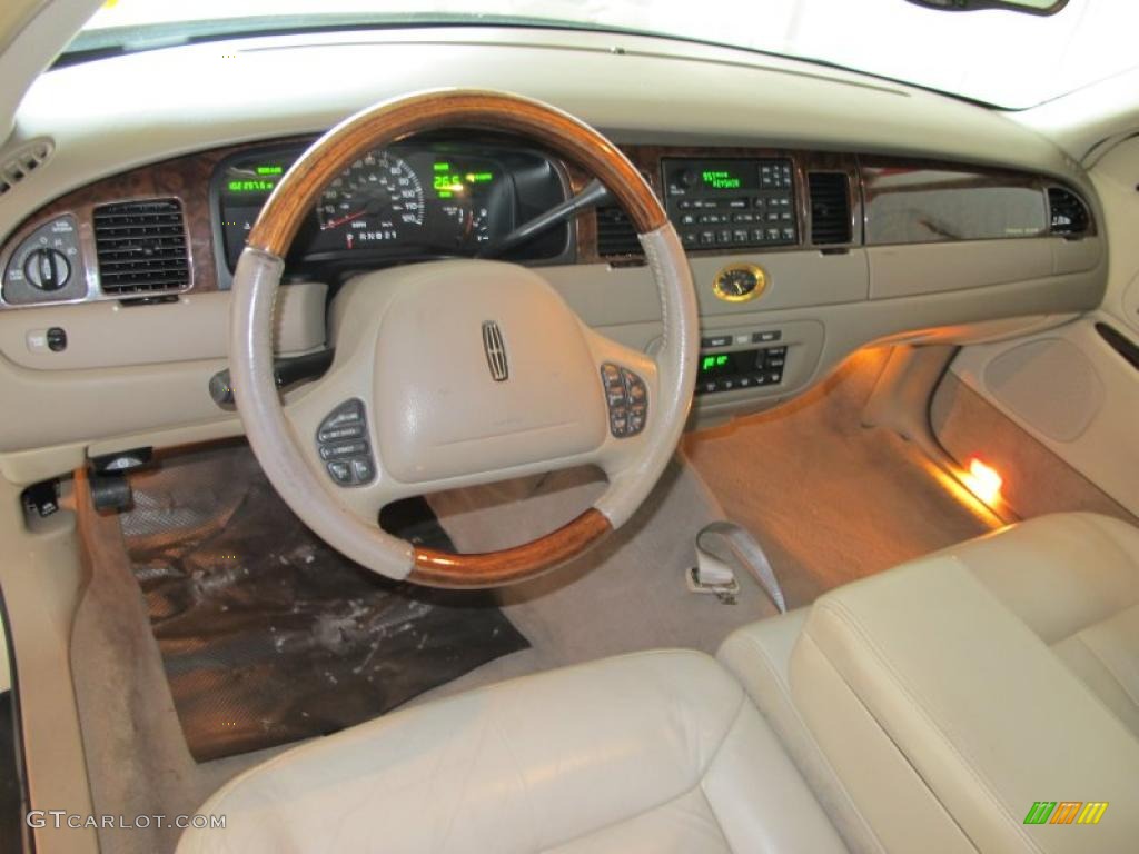 2000 Town Car Cartier - White Pearlescent Tri-Coat / Light Parchment photo #12