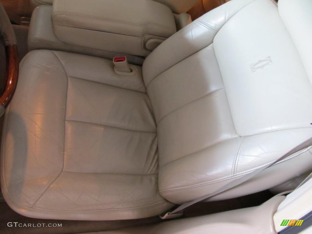 2000 Town Car Cartier - White Pearlescent Tri-Coat / Light Parchment photo #13