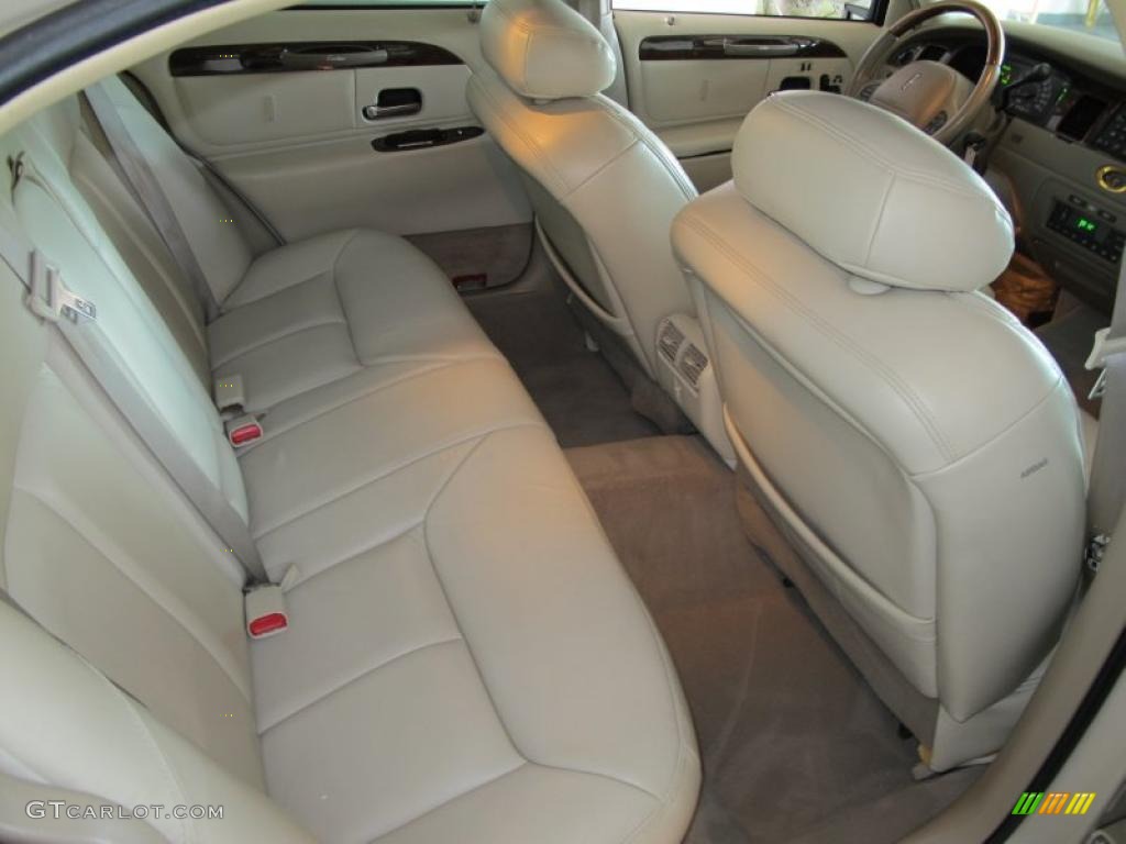 2000 Town Car Cartier - White Pearlescent Tri-Coat / Light Parchment photo #23