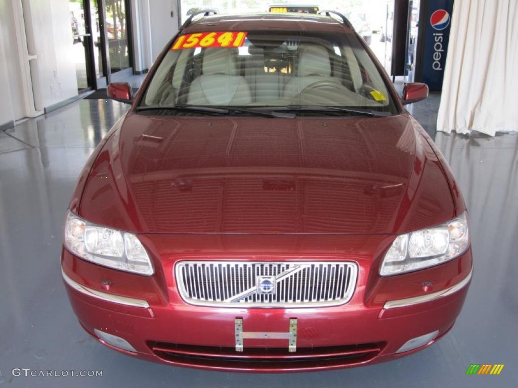 2005 V70 2.5T - Ruby Red Metallic / Taupe photo #2