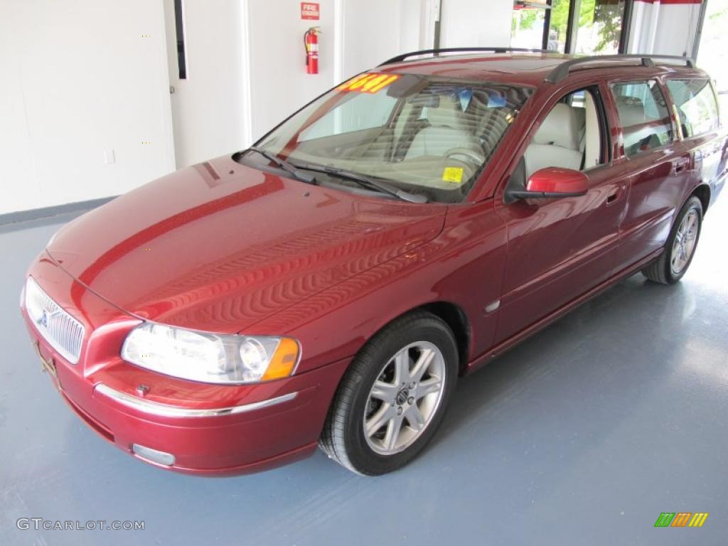 2005 V70 2.5T - Ruby Red Metallic / Taupe photo #3