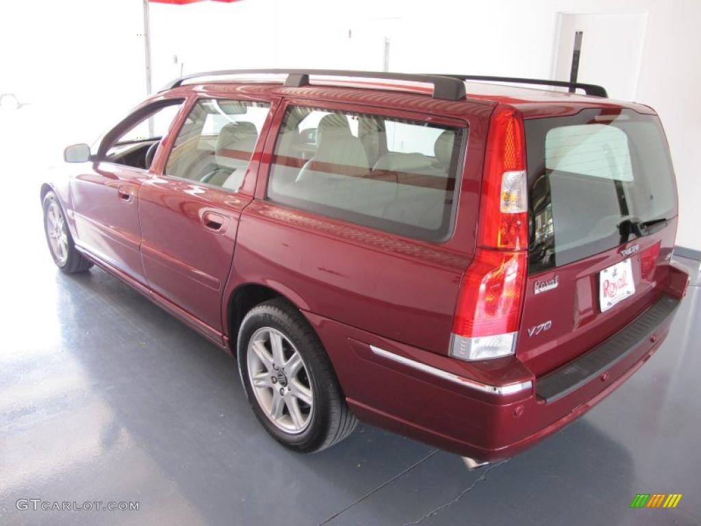 2005 V70 2.5T - Ruby Red Metallic / Taupe photo #4