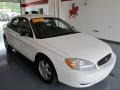 Vibrant White - Taurus SE Sedan Photo No. 1