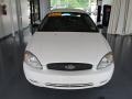 Vibrant White - Taurus SE Sedan Photo No. 2