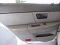 Vibrant White - Taurus SE Sedan Photo No. 18