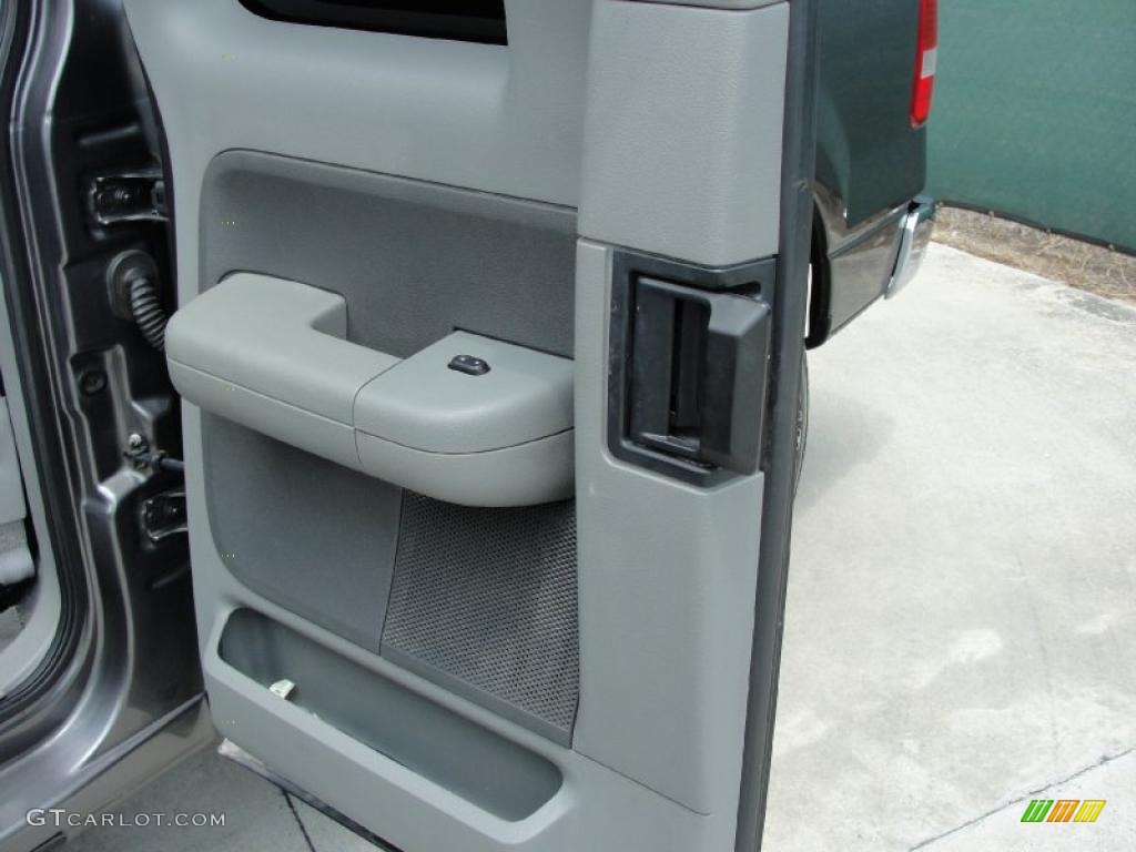2004 F150 XLT SuperCab - Dark Shadow Grey Metallic / Medium/Dark Flint photo #31