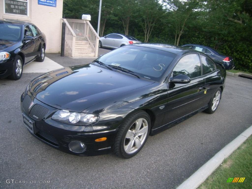 2004 GTO Coupe - Phantom Black Metallic / Black photo #1