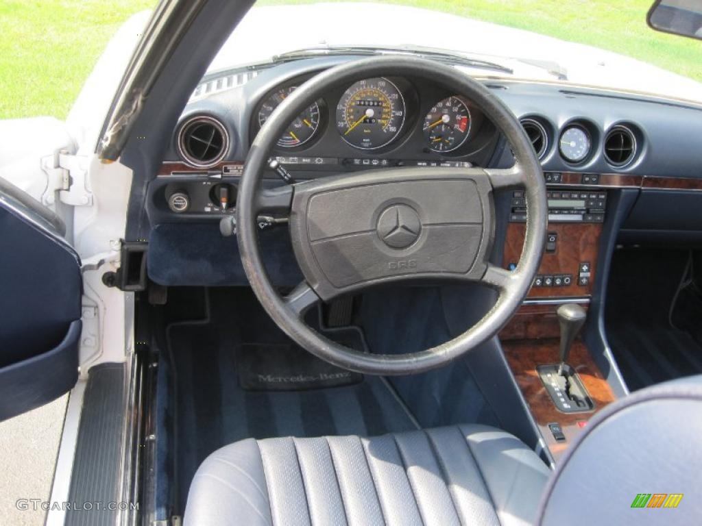 1986 Mercedes-Benz SL Class 560 SL Roadster Blue Steering Wheel Photo #31269608