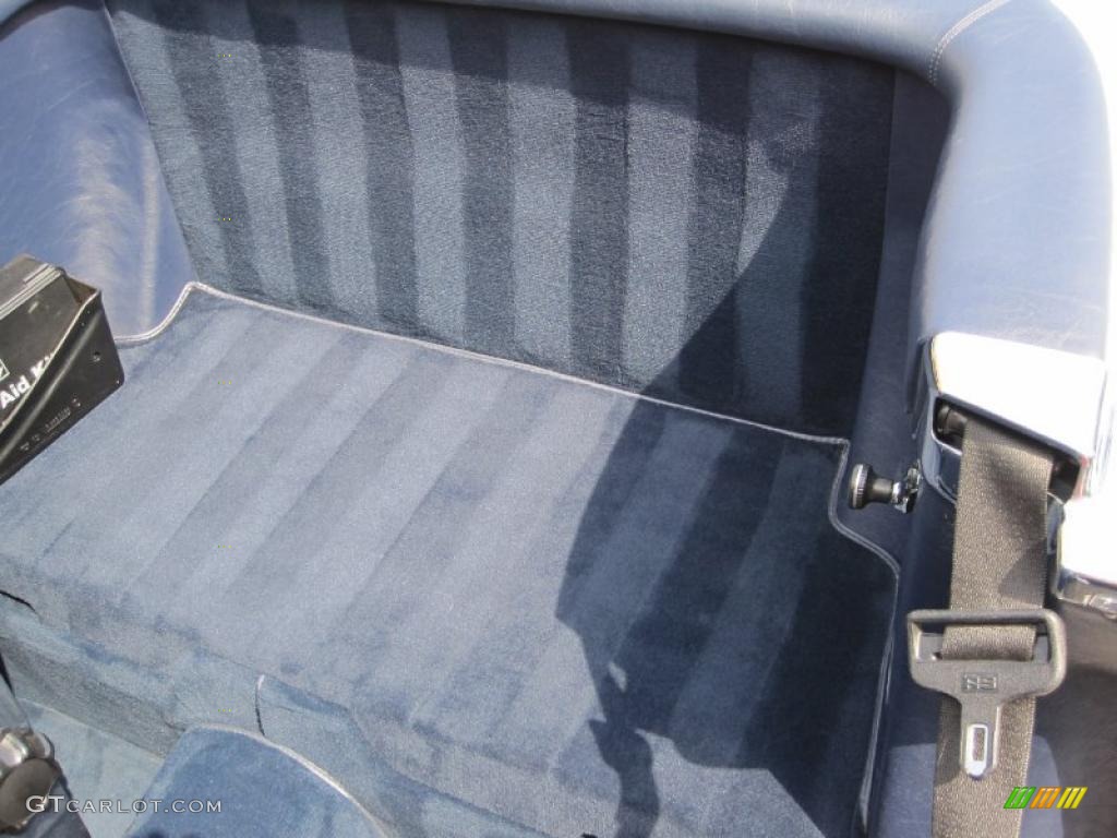 1986 Mercedes-Benz SL Class 560 SL Roadster Rear Seat Photo #31269632