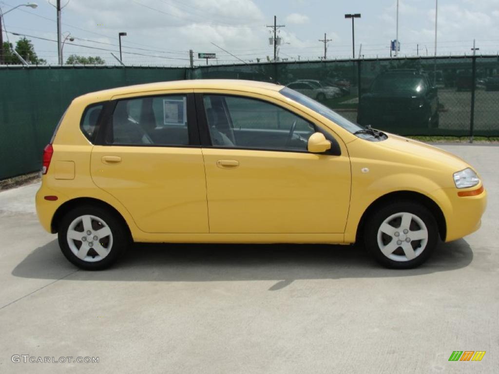 2005 Aveo LS Hatchback - Summer Yellow / Gray photo #2