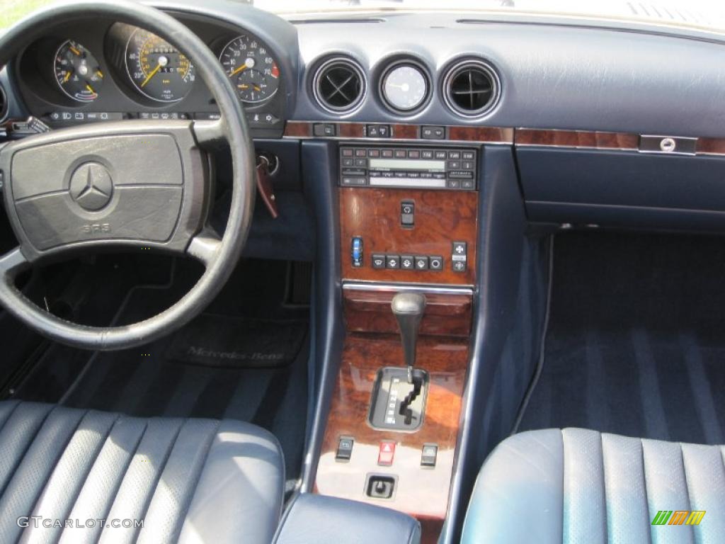 1986 Mercedes-Benz SL Class 560 SL Roadster Controls Photo #31269780