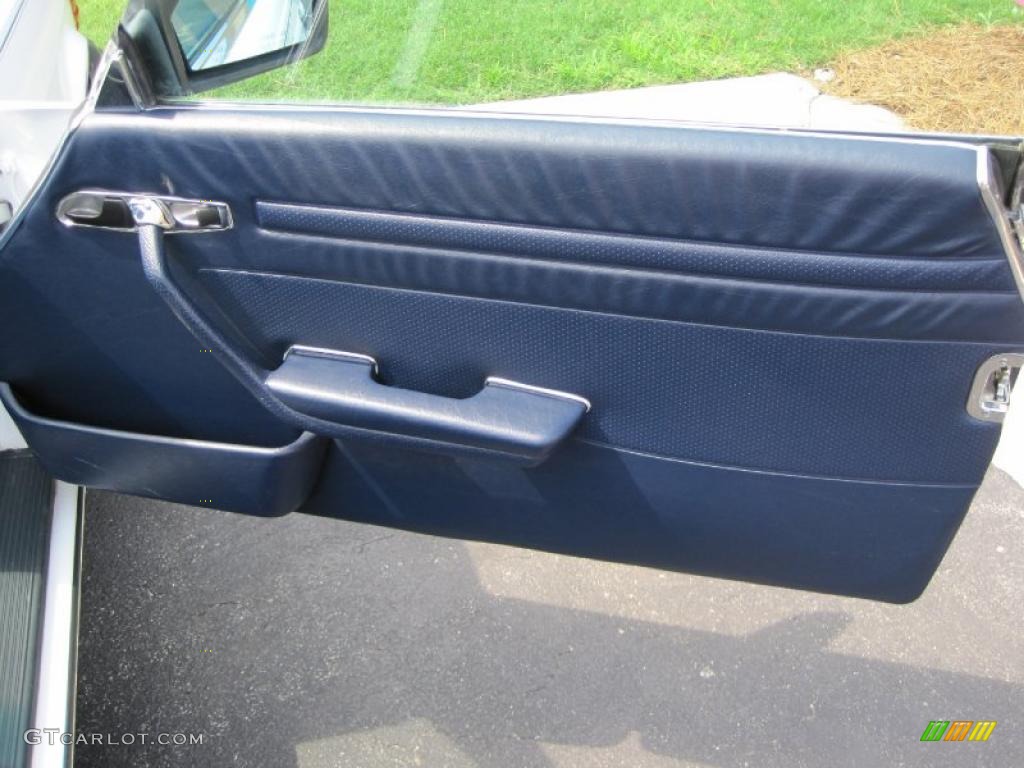 1986 Mercedes-Benz SL Class 560 SL Roadster Blue Door Panel Photo #31269816