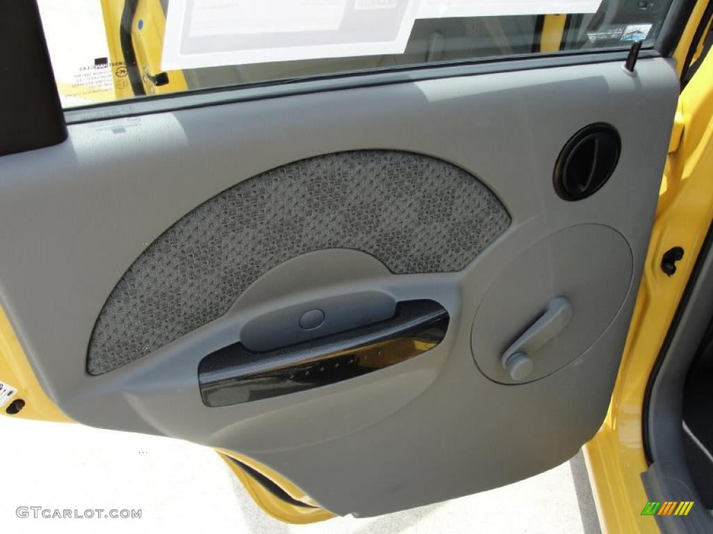 2005 Aveo LS Hatchback - Summer Yellow / Gray photo #28